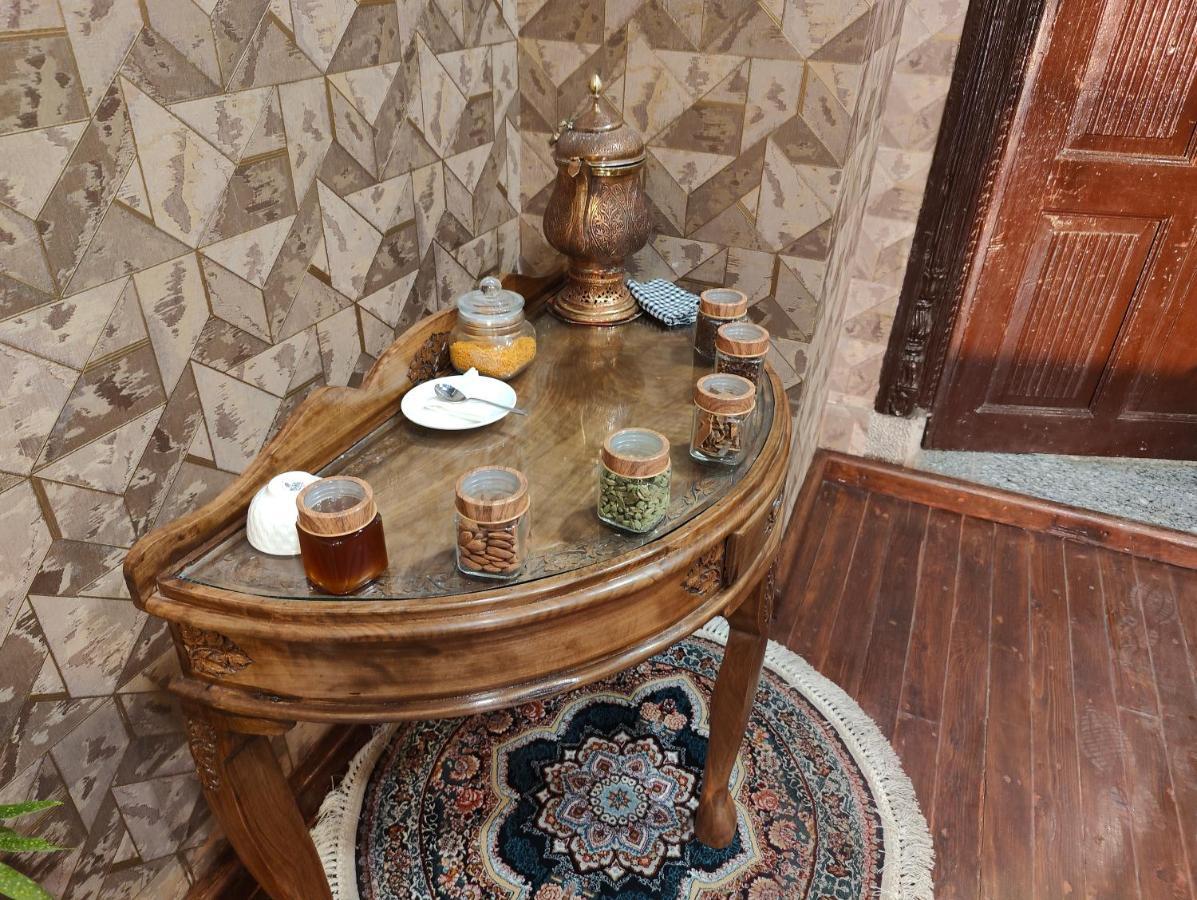 Hotel Green Rooms Srīnagar Zewnętrze zdjęcie